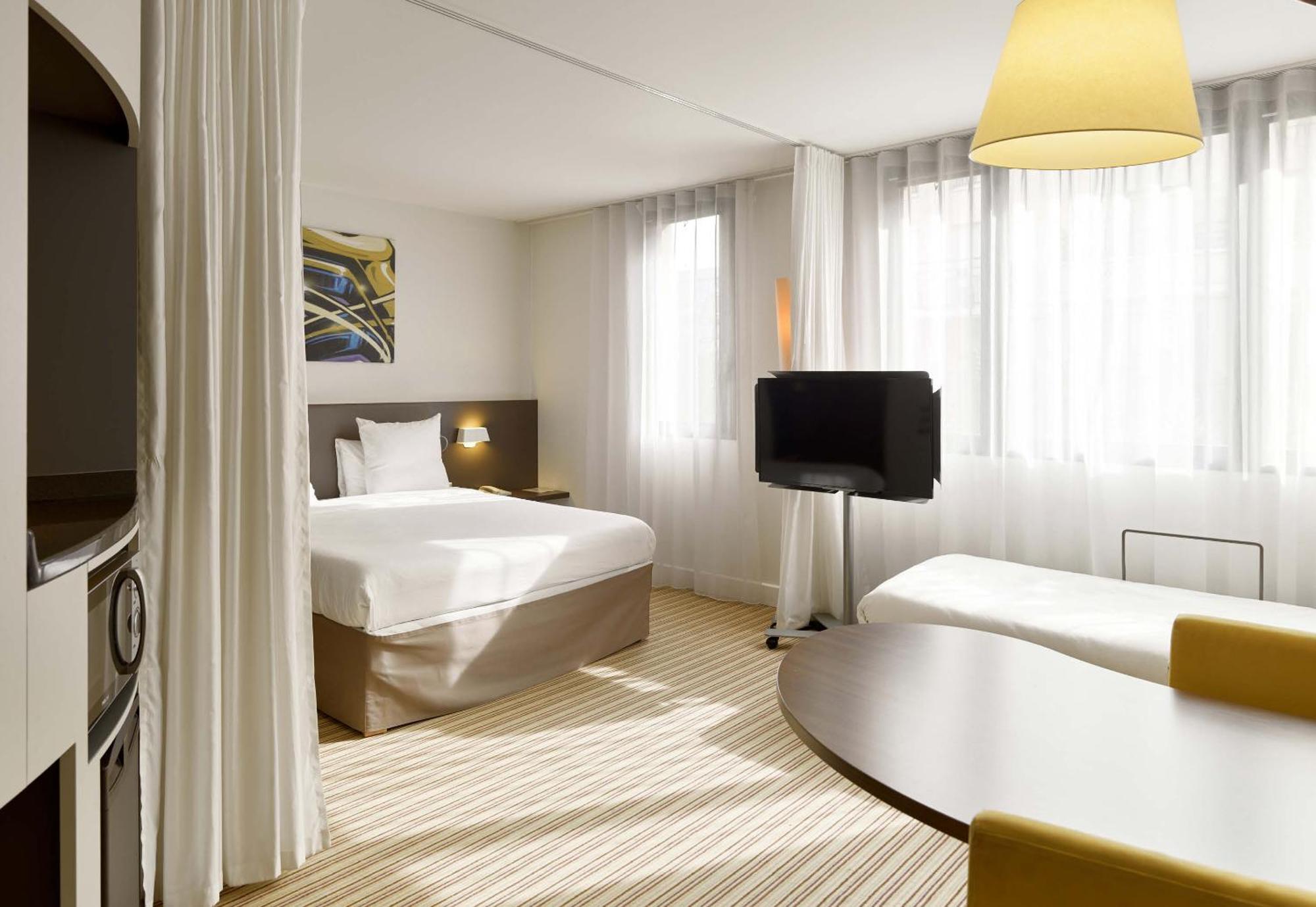B&B Hotel Rueil-Malmaison Gare Dış mekan fotoğraf