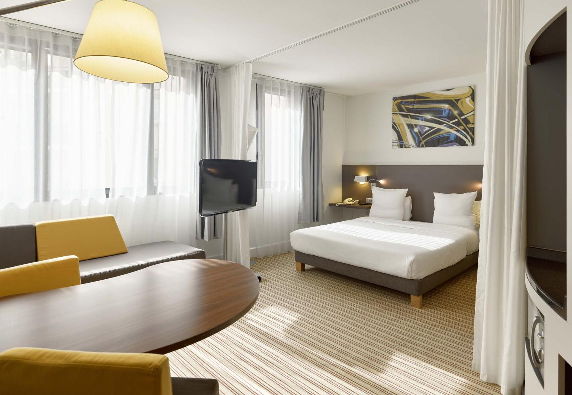 B&B Hotel Rueil-Malmaison Gare Dış mekan fotoğraf