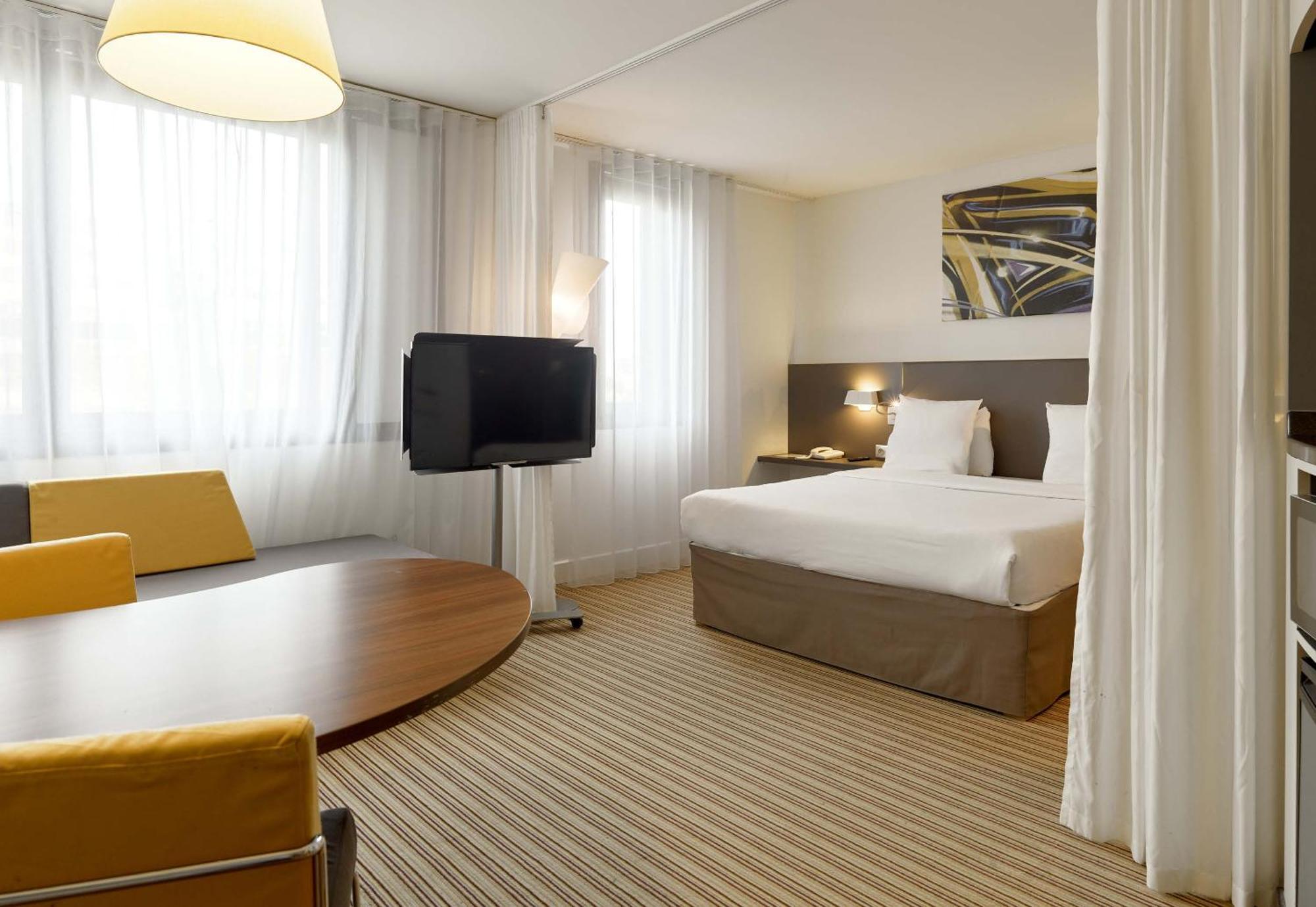 B&B Hotel Rueil-Malmaison Gare Dış mekan fotoğraf