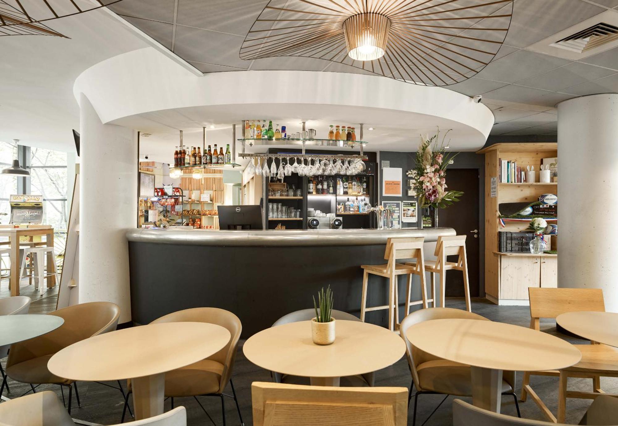 B&B Hotel Rueil-Malmaison Gare Dış mekan fotoğraf