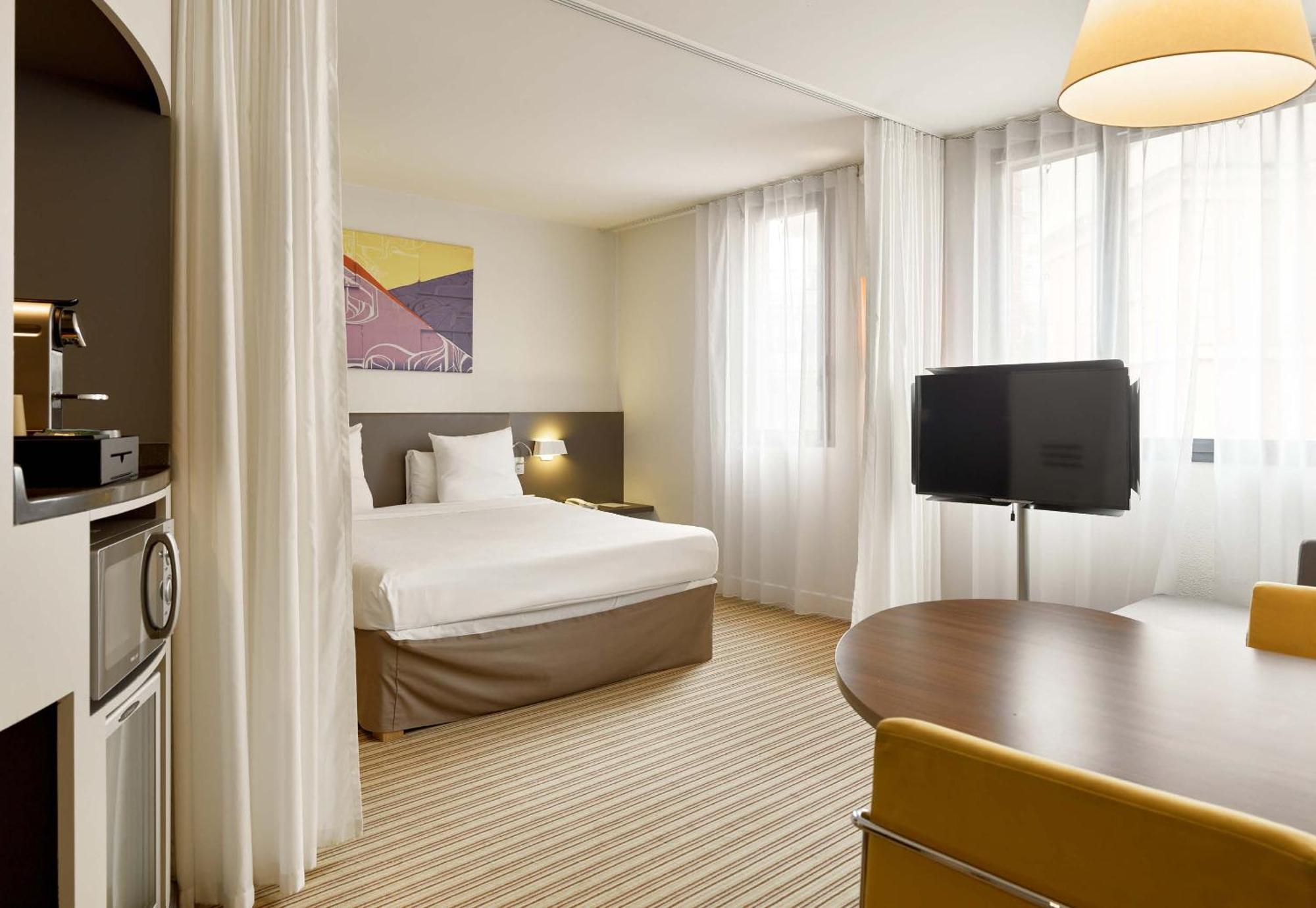 B&B Hotel Rueil-Malmaison Gare Dış mekan fotoğraf