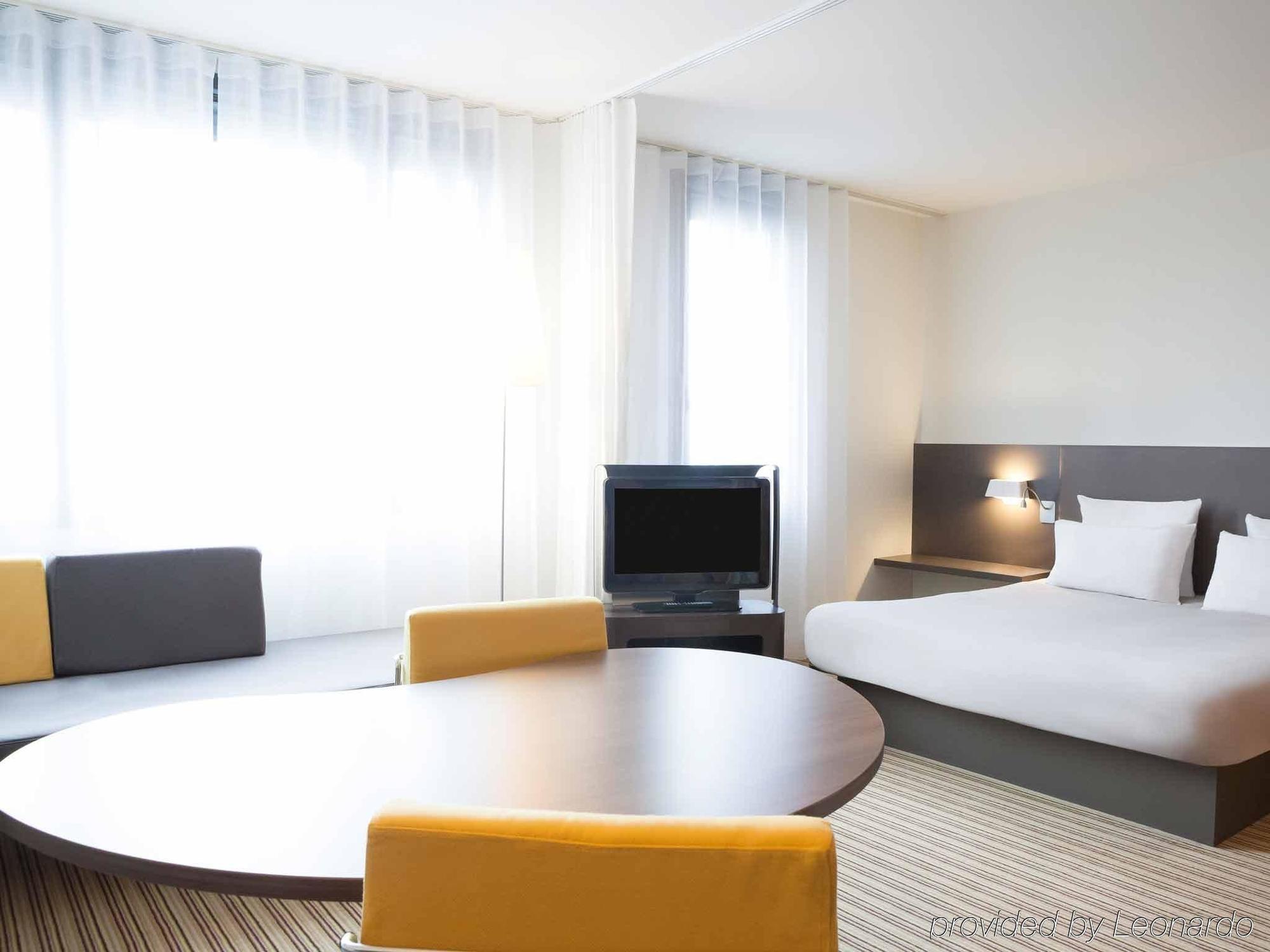 B&B Hotel Rueil-Malmaison Gare Dış mekan fotoğraf