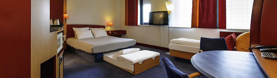 B&B Hotel Rueil-Malmaison Gare Oda fotoğraf