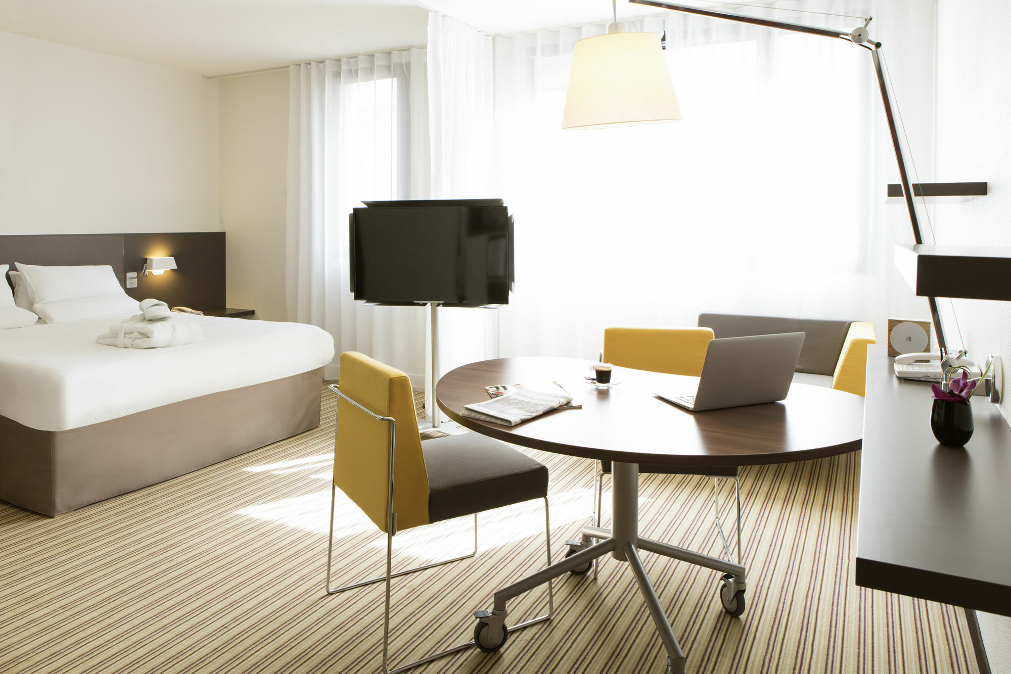 B&B Hotel Rueil-Malmaison Gare Dış mekan fotoğraf