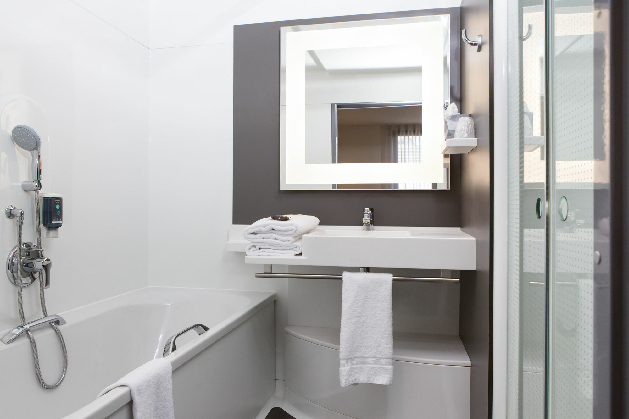 B&B Hotel Rueil-Malmaison Gare Dış mekan fotoğraf
